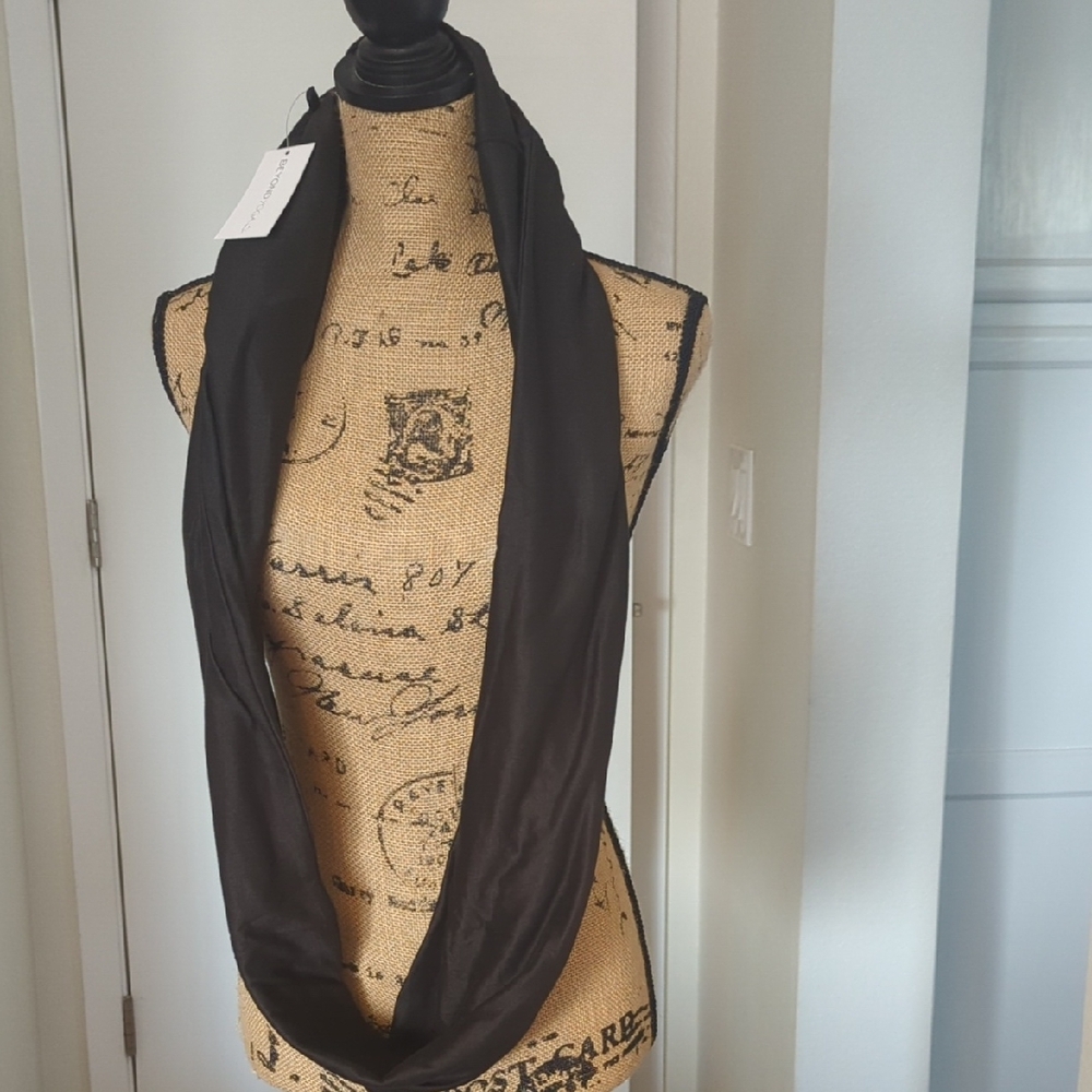 Beyond Yoga Black and Tan Tote